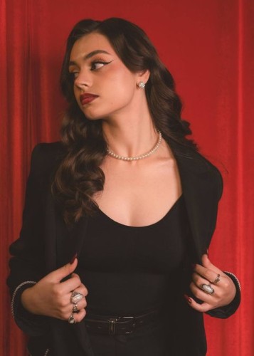 Полли, Г. Абинск